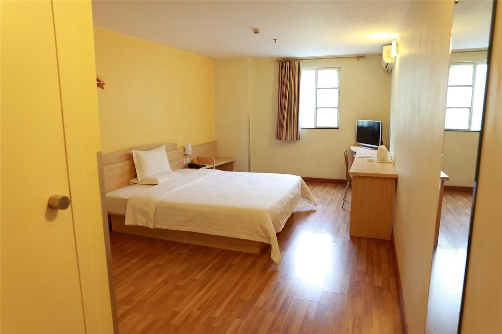 7Days Inn Guangzhou Jiaokou Subway Station 2Nd מראה חיצוני תמונה